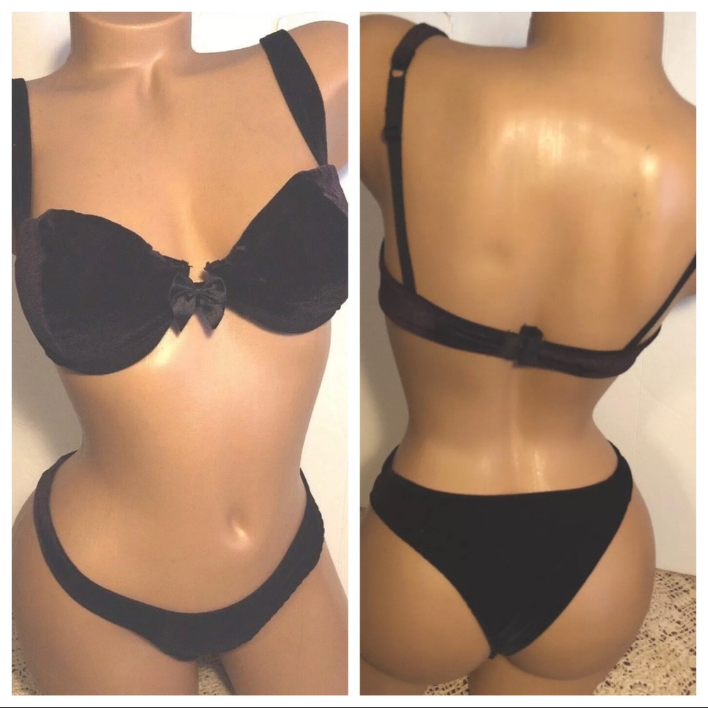 Vintage Victoria’s Secret bra & panty black velour